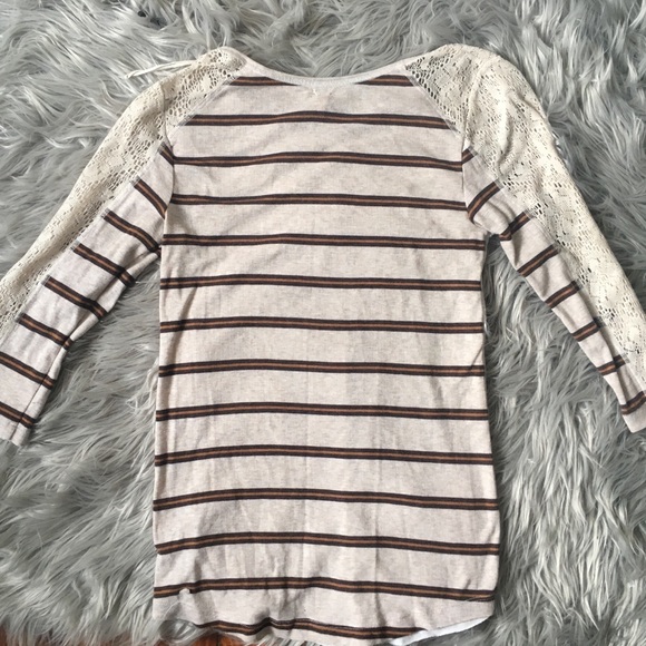 ✨SALE✨ FREE PEOPLE quarter length sleeve shirt - Picture 2 of 3
